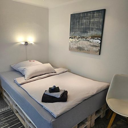 דיסלדורף Standardzimmer Nahe Messe Und Airport מראה חיצוני תמונה