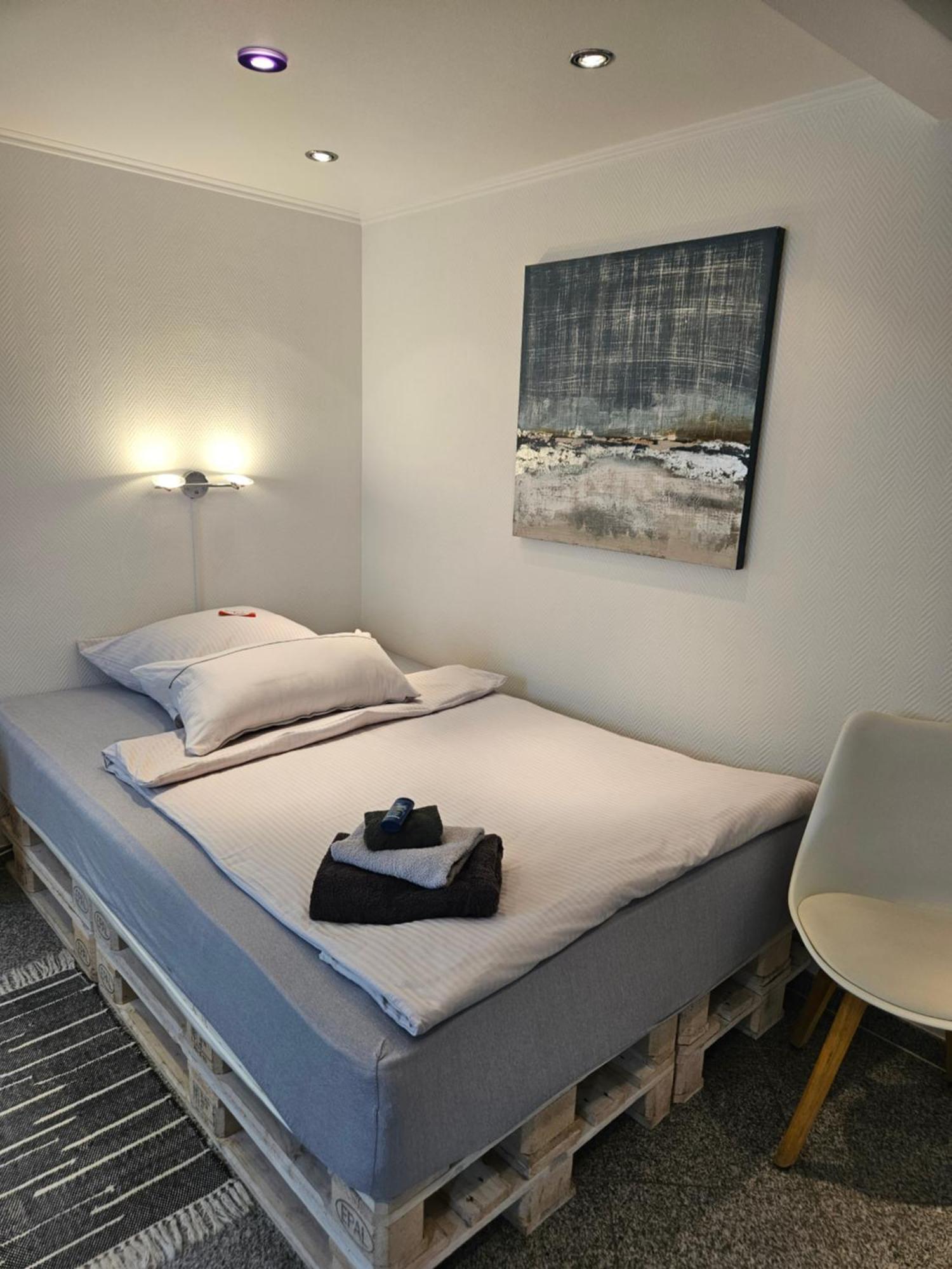 דיסלדורף Standardzimmer Nahe Messe Und Airport מראה חיצוני תמונה