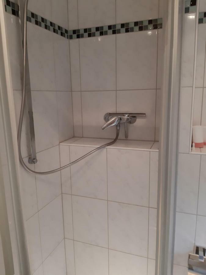 דיסלדורף Standardzimmer Nahe Messe Und Airport מראה חיצוני תמונה
